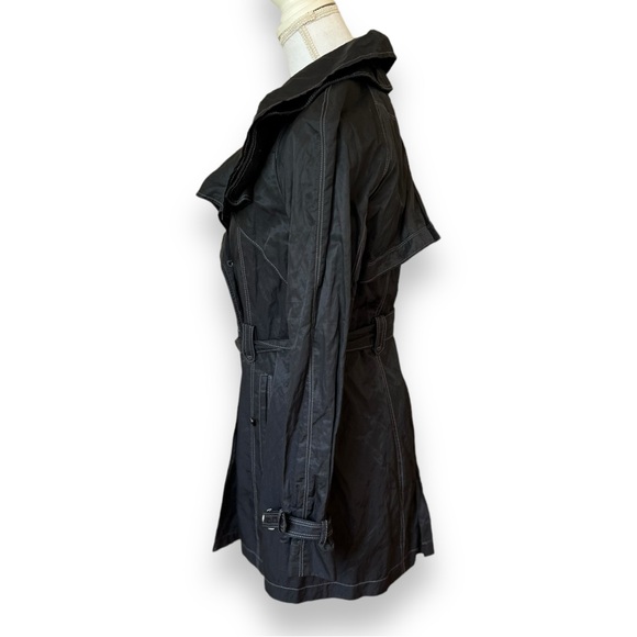 TAHARI Women's Crinkled Mid-Length Black Lightweight Rain Resistant Jacket - Picture 3 of 12